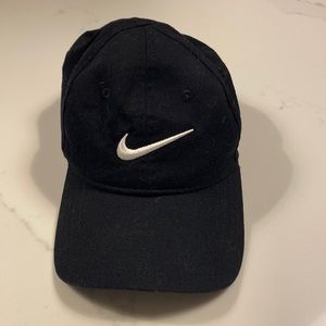 Nike black toddler hat NWOT